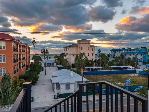 Luxurious Beachside Retreat Near Belleair & Indian Rocks Beaches